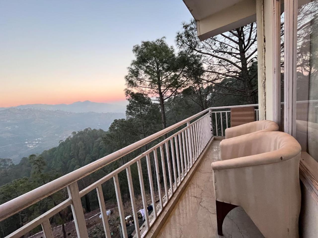 Hotel Tribe View - Away From City Hustle !! Top Rated & Most Awarded Property !! A Peaceful Stay カソーリ エクステリア 写真
